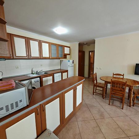 Marina Delfin Apartments - Top Location & Pet Friendly Sveti Vlas Exteriör bild