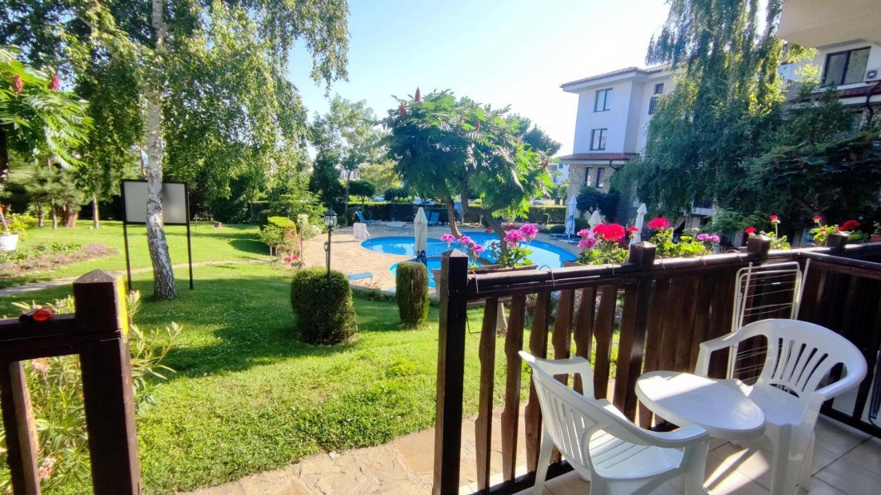 Marina Delfin Apartments - Top Location & Pet Friendly Sveti Vlas Exteriör bild