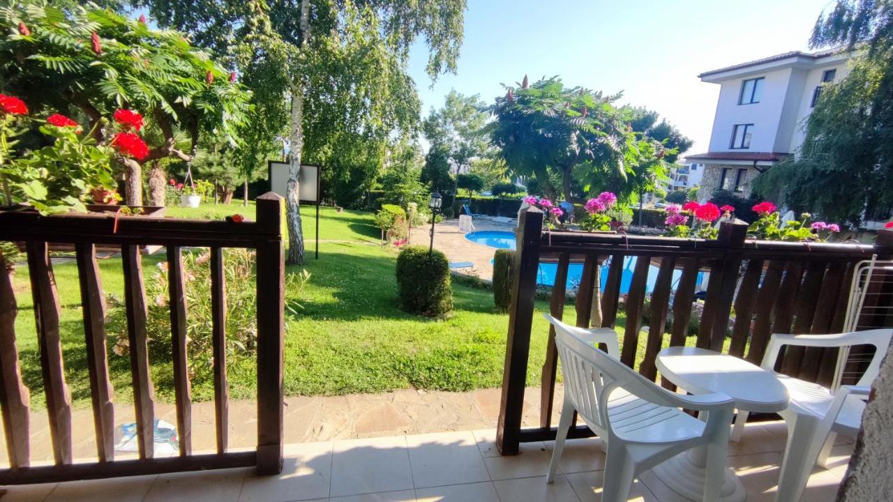 Marina Delfin Apartments - Top Location & Pet Friendly Sveti Vlas Exteriör bild