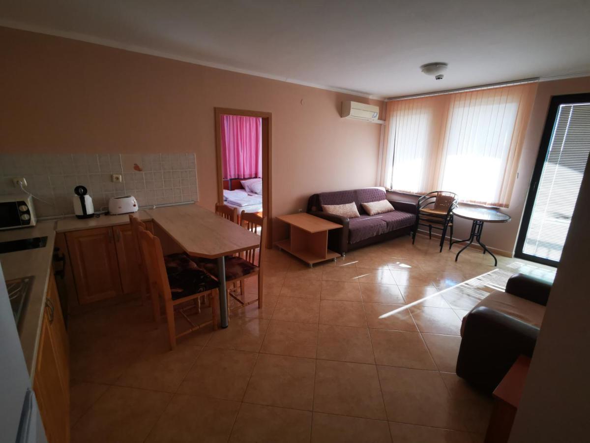 Marina Delfin Apartments - Top Location & Pet Friendly Sveti Vlas Exteriör bild
