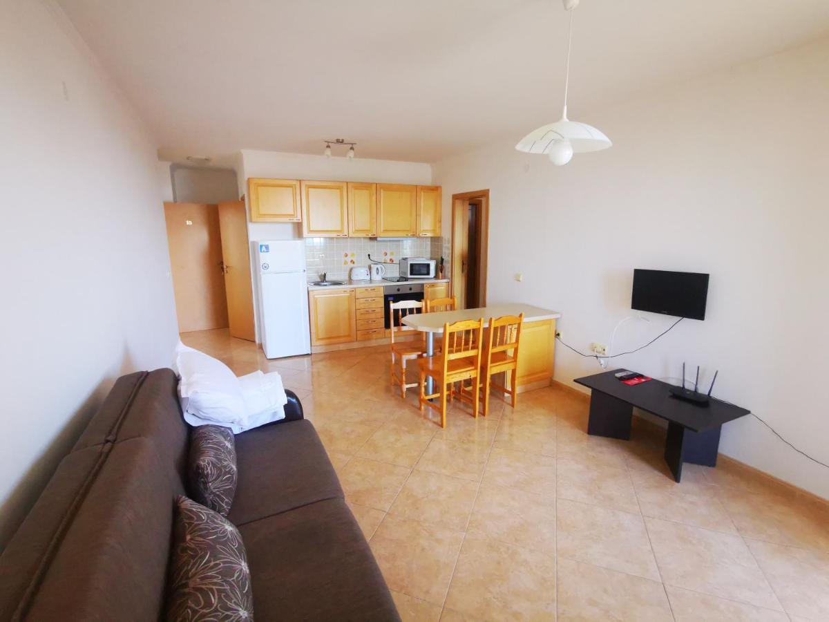 Marina Delfin Apartments - Top Location & Pet Friendly Sveti Vlas Exteriör bild
