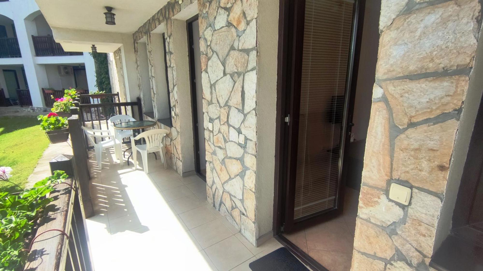 Marina Delfin Apartments - Top Location & Pet Friendly Sveti Vlas Exteriör bild