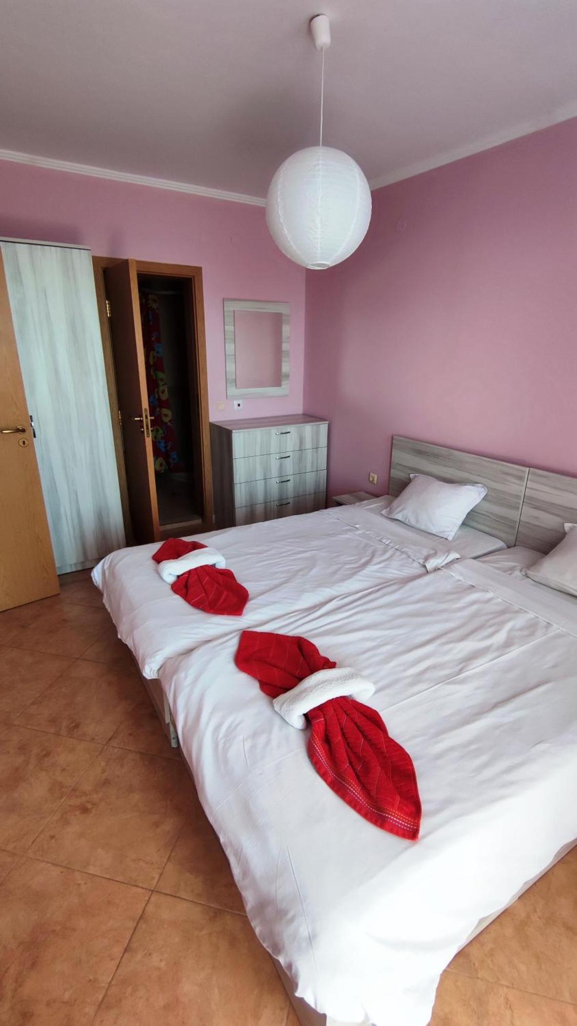 Marina Delfin Apartments - Top Location & Pet Friendly Sveti Vlas Exteriör bild