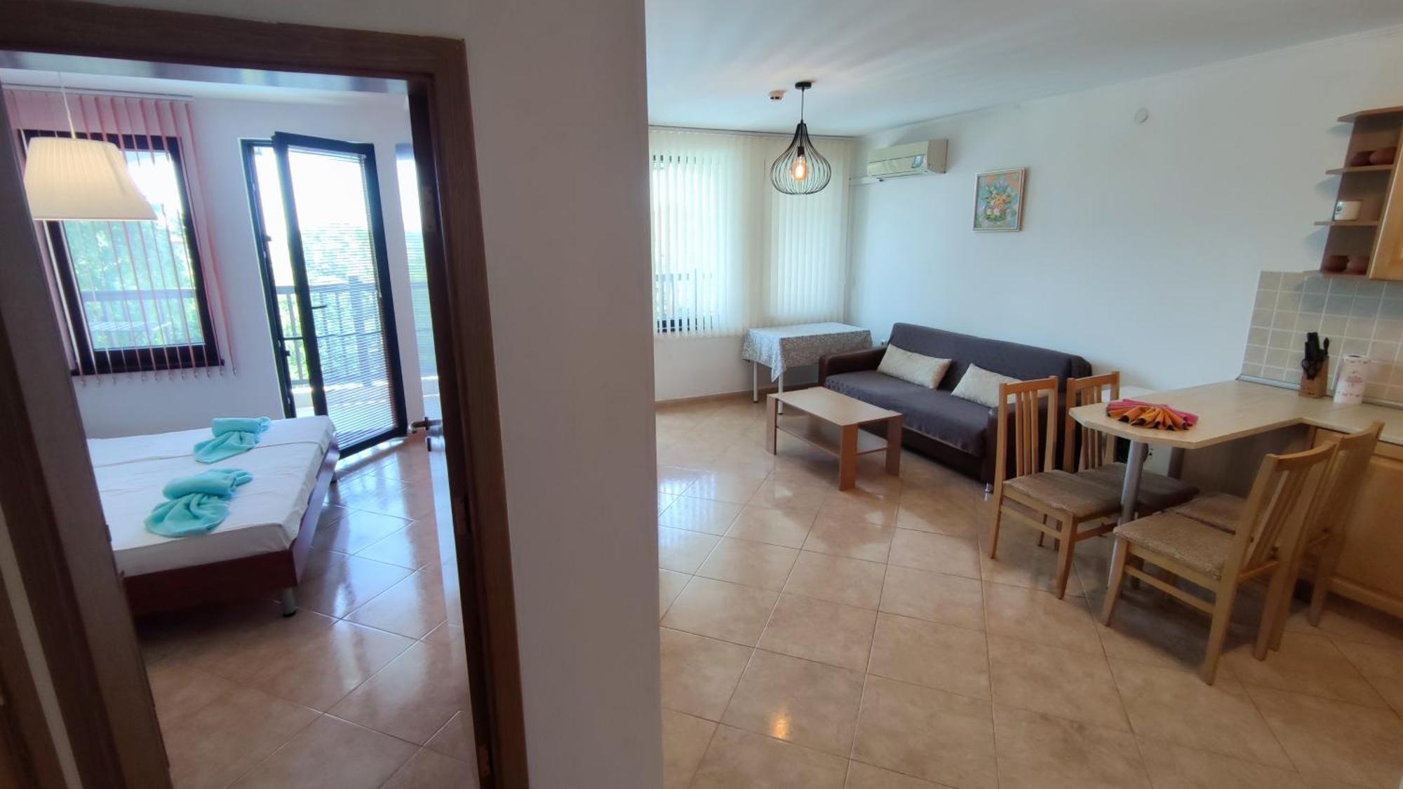 Marina Delfin Apartments - Top Location & Pet Friendly Sveti Vlas Exteriör bild