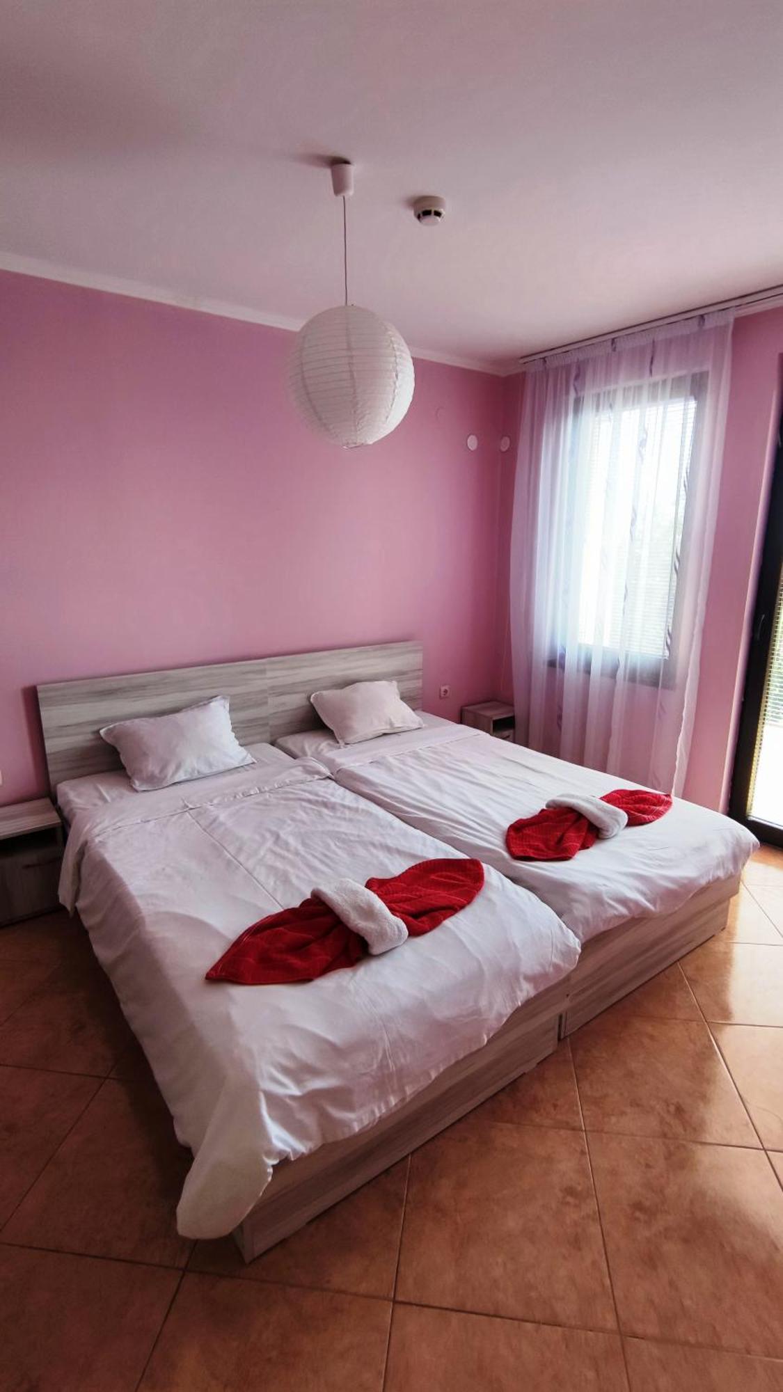 Marina Delfin Apartments - Top Location & Pet Friendly Sveti Vlas Exteriör bild