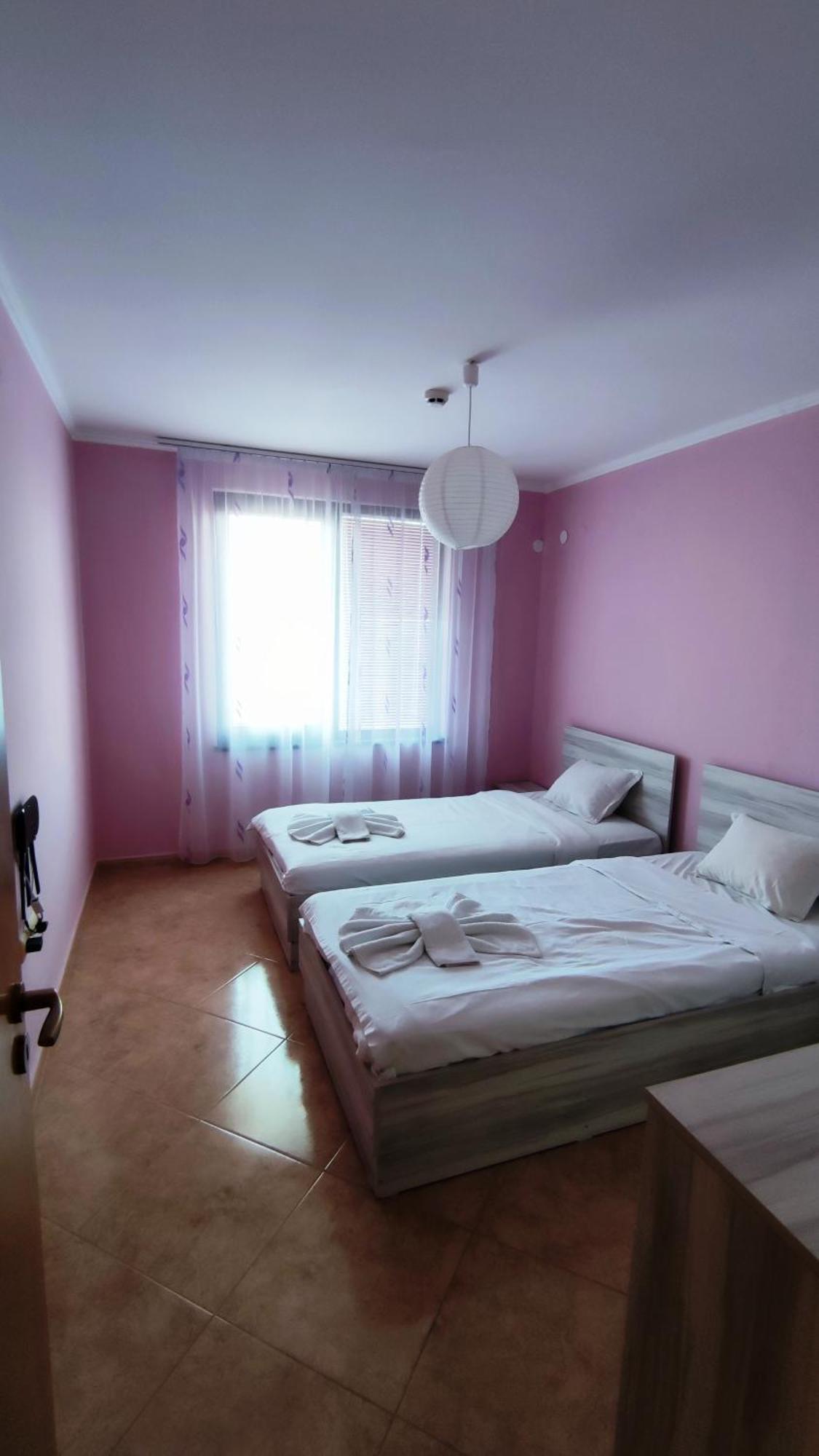 Marina Delfin Apartments - Top Location & Pet Friendly Sveti Vlas Exteriör bild