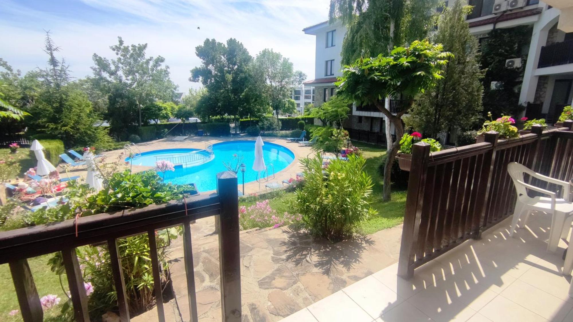 Marina Delfin Apartments - Top Location & Pet Friendly Sveti Vlas Exteriör bild