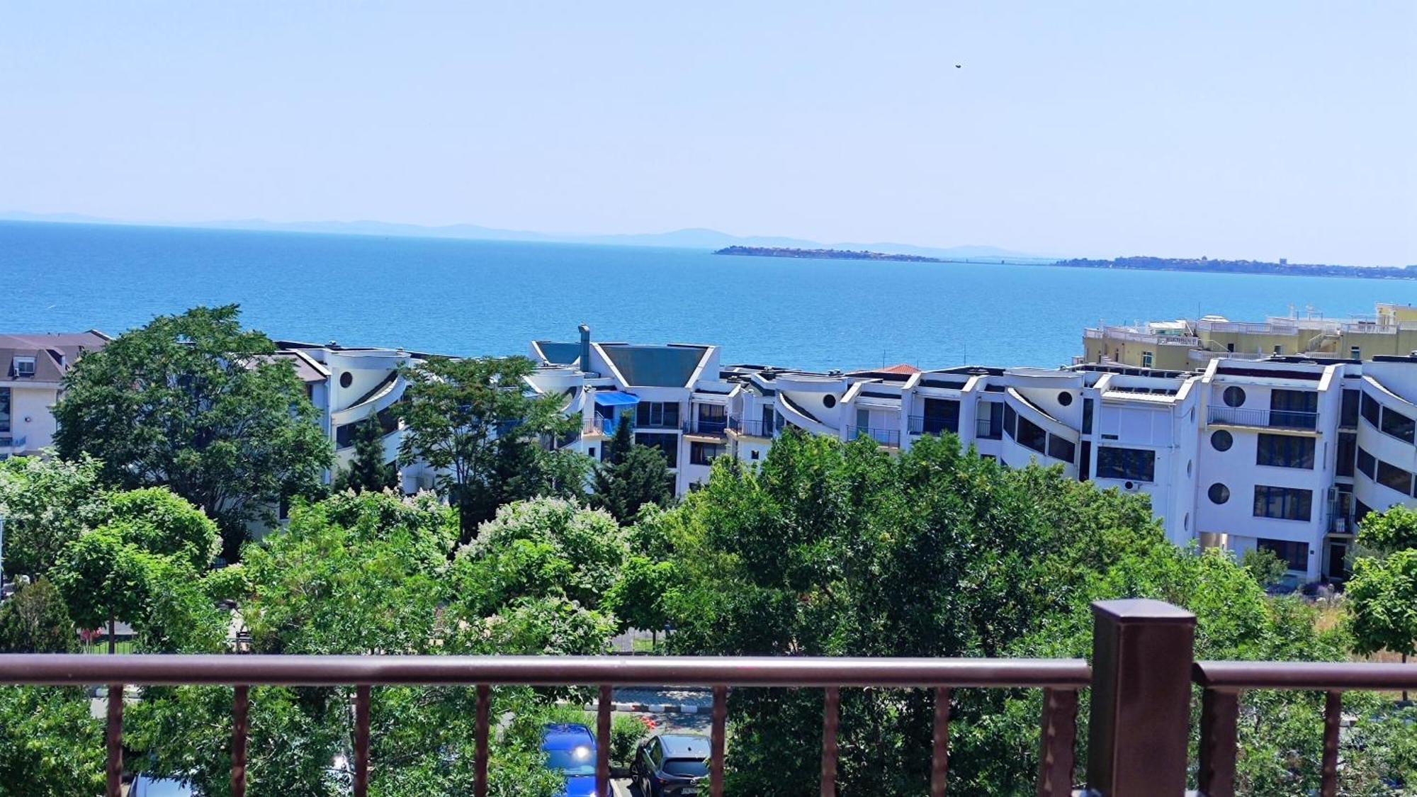 Marina Delfin Apartments - Top Location & Pet Friendly Sveti Vlas Exteriör bild