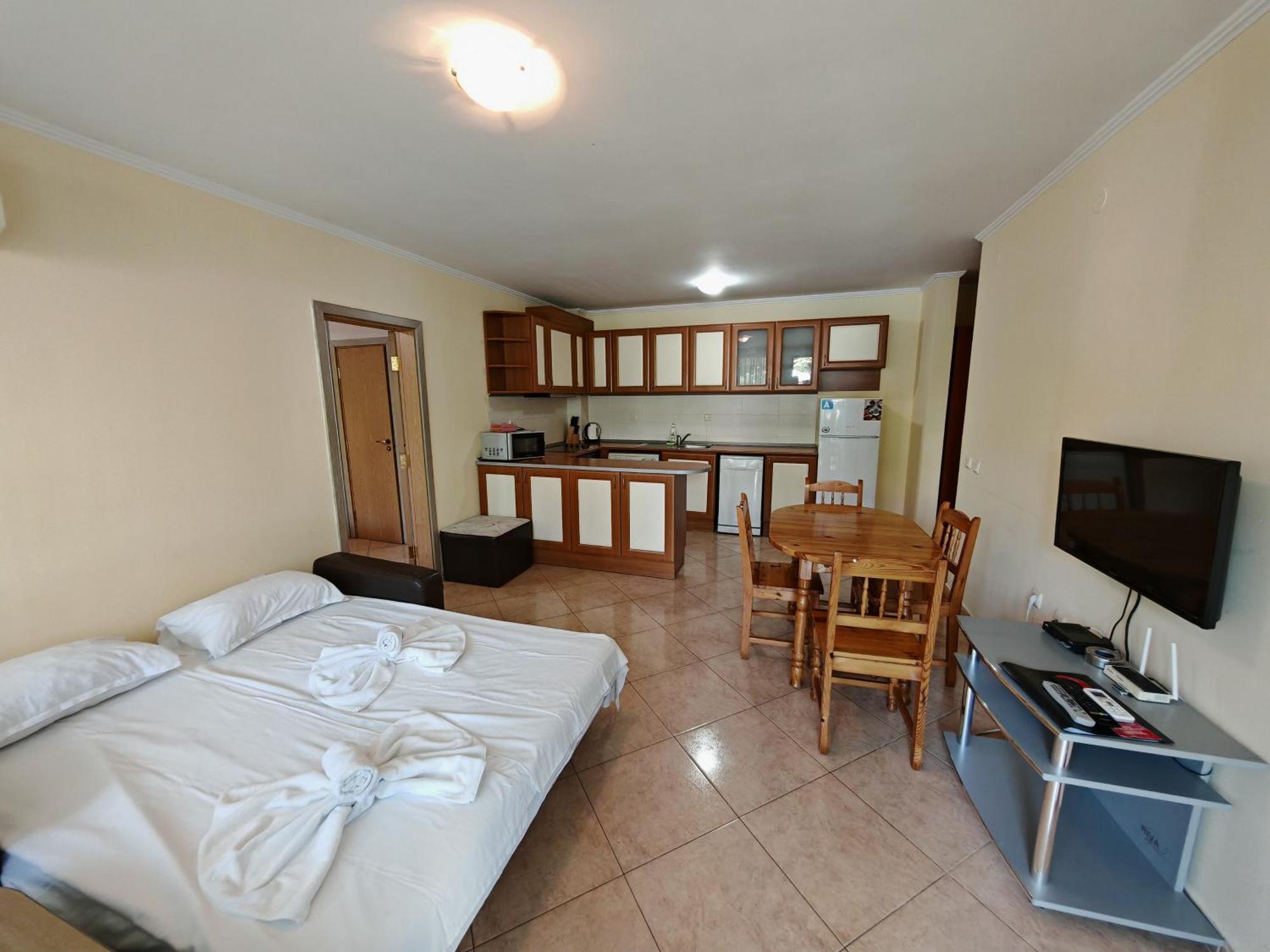 Marina Delfin Apartments - Top Location & Pet Friendly Sveti Vlas Exteriör bild