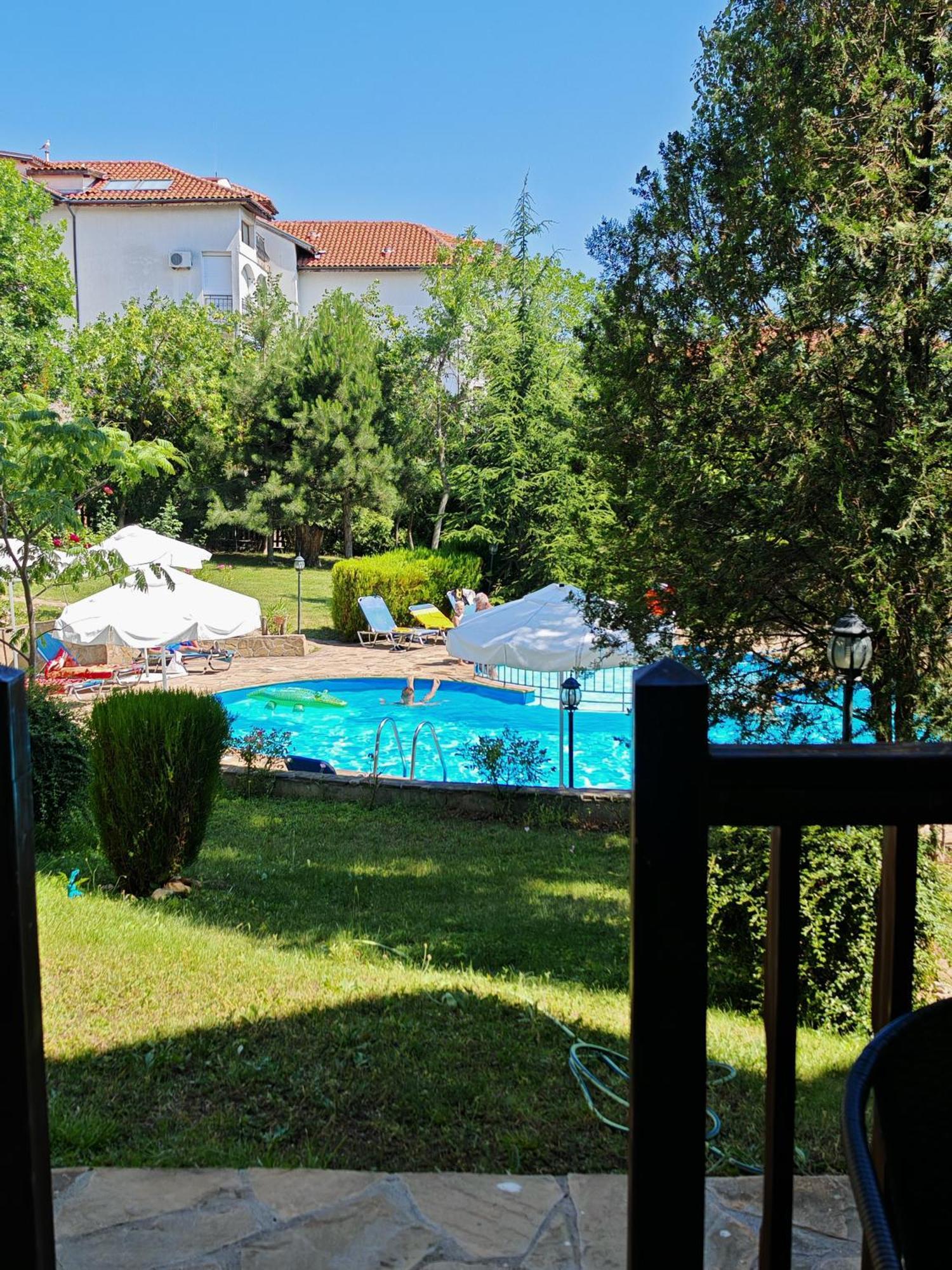 Marina Delfin Apartments - Top Location & Pet Friendly Sveti Vlas Exteriör bild