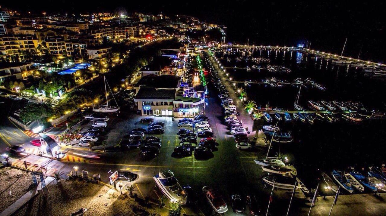 Marina Delfin Apartments - Top Location & Pet Friendly Sveti Vlas Exteriör bild